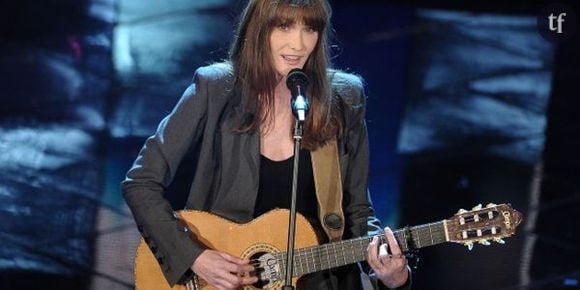 "Mon Raymond", la chanson de Carla Bruni sur Nicolas Sarkozy : mignon ou impudique (Vidéo) ?