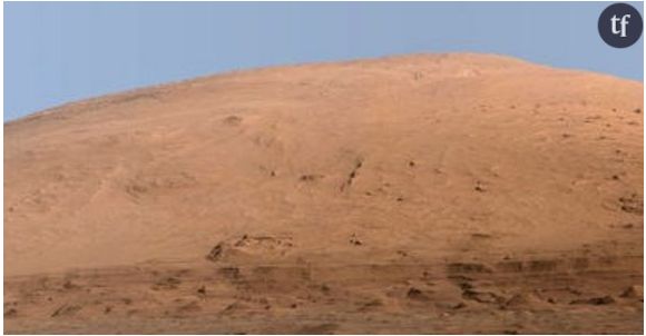 Curiosity en met plein les yeux avec un panorama du mont Sharp