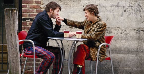 97% des Françaises disent oui à la galanterie