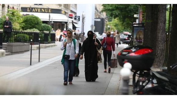 Port du voile : les Français favorables à un renforcement de la loi sur la laïcité