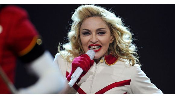 Madonna : son frère SDF critique sa radinerie