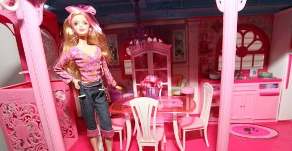 Allemagne : la maison géante de Barbie dérange