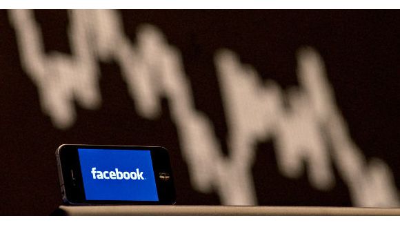 Facebook : les messages privés payants arrivent en France