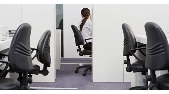 Travailler un jour férié : droits, obligations et rémunération