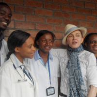 Madonna se croit tout permis au Malawi