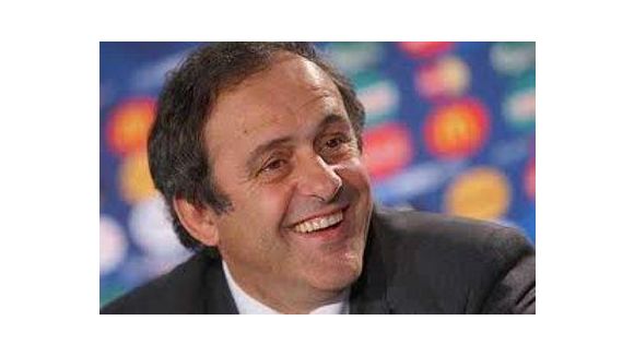 Platini veut plus de femmes à la tête des organisations sportives