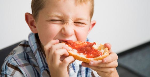 Petit-déjeuner : les Français mangent seuls... ou plus du tout