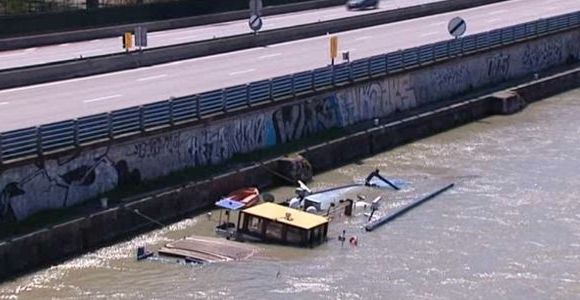Une péniche a coulé dans les eaux du Rhône à Valence. 