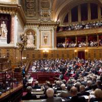 Sécurisation de l'emploi : le Sénat adopte la loi dans la douleur