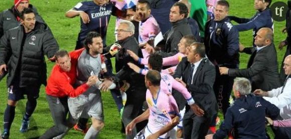 Evian vs PSG : bagarre de fin de match et les cartons rouge – Vidéo replay