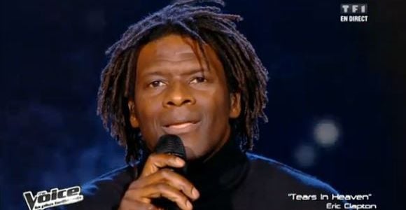 The Voice 2 : Emmanuel Djob chante Tears in Heaven de Clapton – Vidéo TF1 Replay