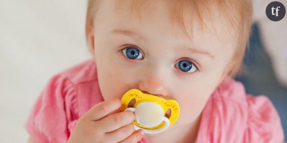 Lécher la tétine de son bébé renforce son système immunitaire