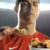 Cristiano Ronaldo dans une publicité pour KFC Arabia - Vidéo