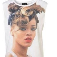 Rihanna vs TopShop : 3,8 millions d’euros pour un tee-shirt ?