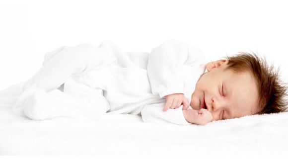 Dormir avec bébé augmente les risques de mort subite du nourrisson