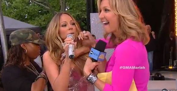 Mariah Carey : sa robe Versace craque en direct à la télévision - Video