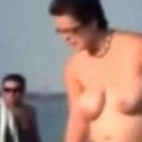 Christine Boutin nue à la plage sur Twitter : la vidéo censurée