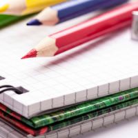 Rentrée scolaire 2013 : Vincent Peillon veut des fournitures moins chères