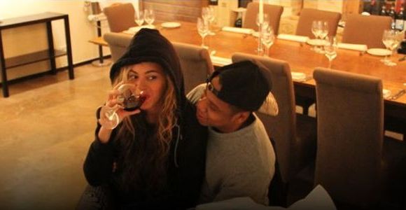 Beyoncé : un verre de vin pour prouver qu’elle n’est pas enceinte