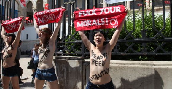 Femen Tunisie : ouverture du procès des trois militantes