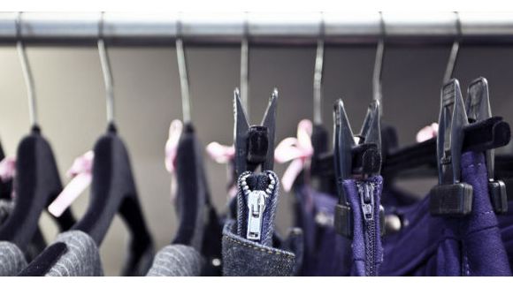 Suède : les conducteurs de train se mettent en jupe pour faire céder la direction sur le short