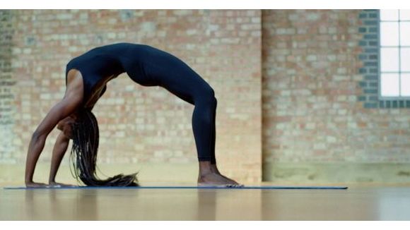 Yoga : 20 minutes suffisent pour stimuler notre cerveau 