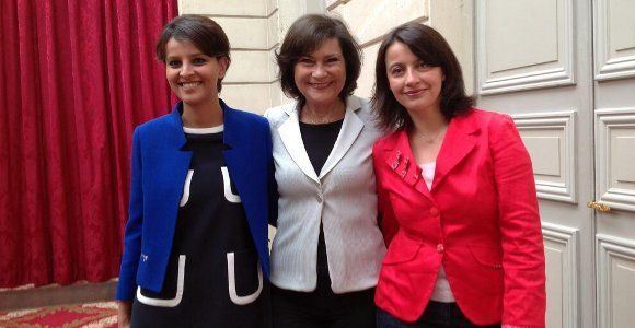 Bleu, blanc, rouge : trois ministres prennent la pose sur Twitter