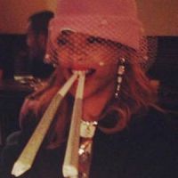 Rihanna se prend en photo avec des joints