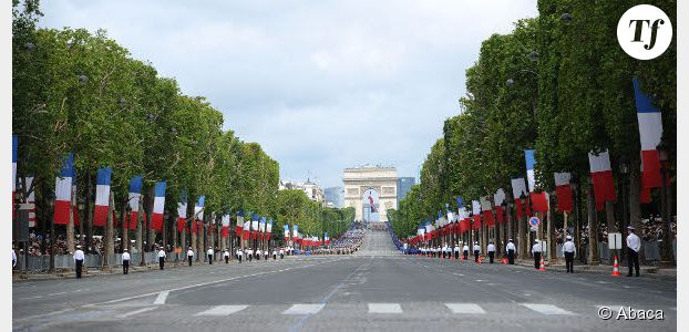Défilé du 14 juillet 2013 : des jeunes du service civique sur les Champs-Élysées