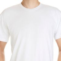 Pourquoi les femmes adorent les hommes en t-shirt blanc ? 