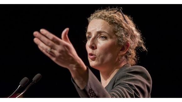 Delphine Batho devrait-elle  lisser ses cheveux ? 