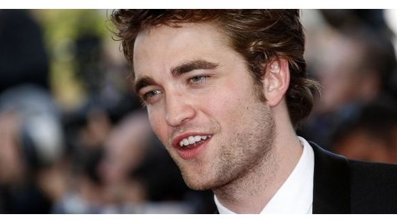 Robert Pattinson n'est pas en couple avec Riley Keough