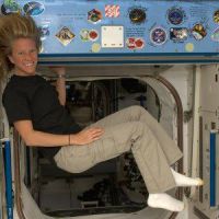 Qui est Karen Nyberg, l'astronaute star de Twitter et Pinterest ?