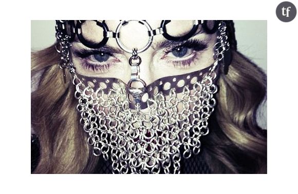 Madonna : sa photo en niqab de fer fait scandale sur la Toile