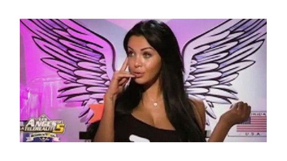 Nabilla se confie sur son livre Allô ! Non mais allô quoi !