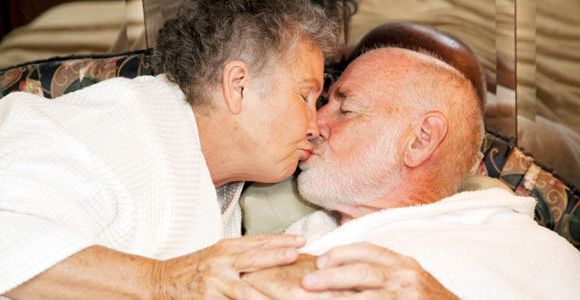 Sexe : faites l'amour trois fois par semaine pour paraître plus jeune
