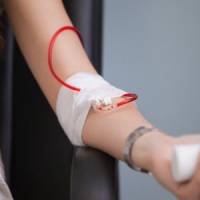 Don du sang : les homosexuels bientôt autorisés à donner leur sang ?