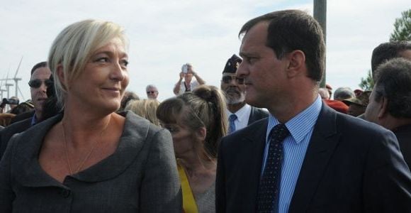 Marine Le Pen : son conjoint Louis Alliot salarié avec son enveloppe d'eurodéputée ?