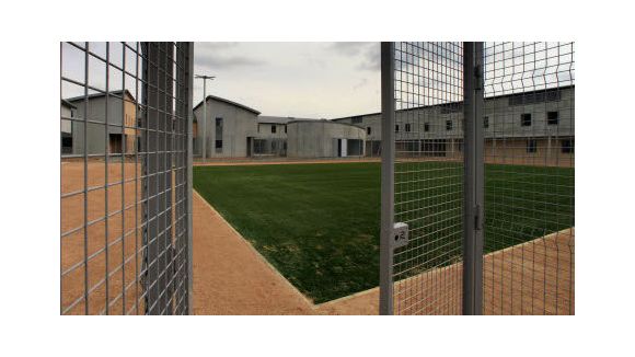 Meyzieu: Une éducatrice prise en otage dans une prison pour mineurs