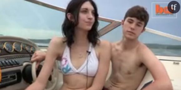 Un couple d'ados transgenres fait la Une du Sun - vidéo