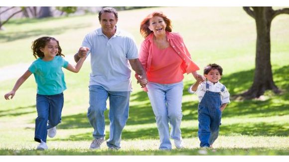 Vacances : 7 (très) bonnes raisons de laisser vos enfants chez leurs grands-parents cet été