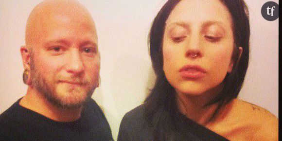 Lady Gaga se fait percer le septum