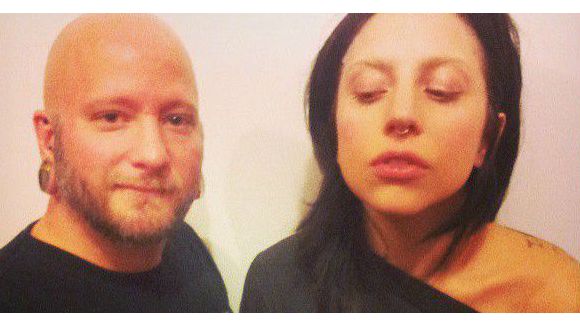 Lady Gaga se fait percer le septum