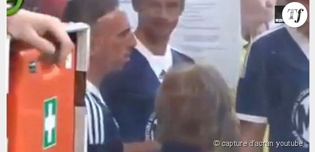 Vidéo : Ribery réclame un enfant plus petit et amuse le web