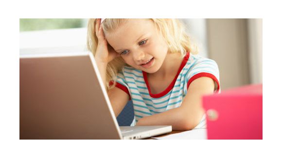 Réseaux sociaux : une étude révèle les risques pris par les enfants