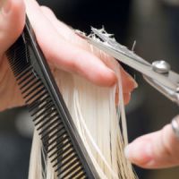 Les femmes testent 150 coupes de cheveux dans leur vie