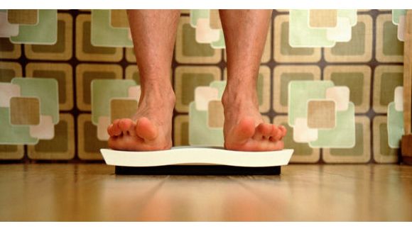 Pourquoi les hommes perdent-ils plus facilement du poids ?