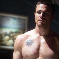 Arrow Saison 2 : une nouvelle bande-annonce pour Oliver Queen (Spoilers)