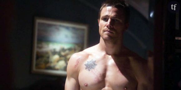 Arrow Saison 2 : une nouvelle bande-annonce pour Oliver Queen (Spoilers)