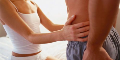 Pourquoi les hommes sous-estiment-ils la taille de leur sexe ?